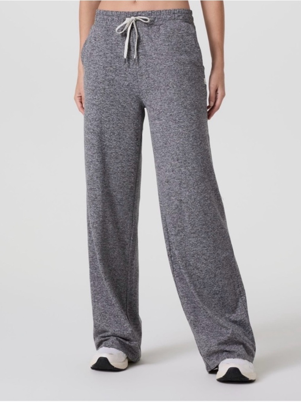 Vuori Like New Halo Essential WideLeg pant in sold out Heather Gray